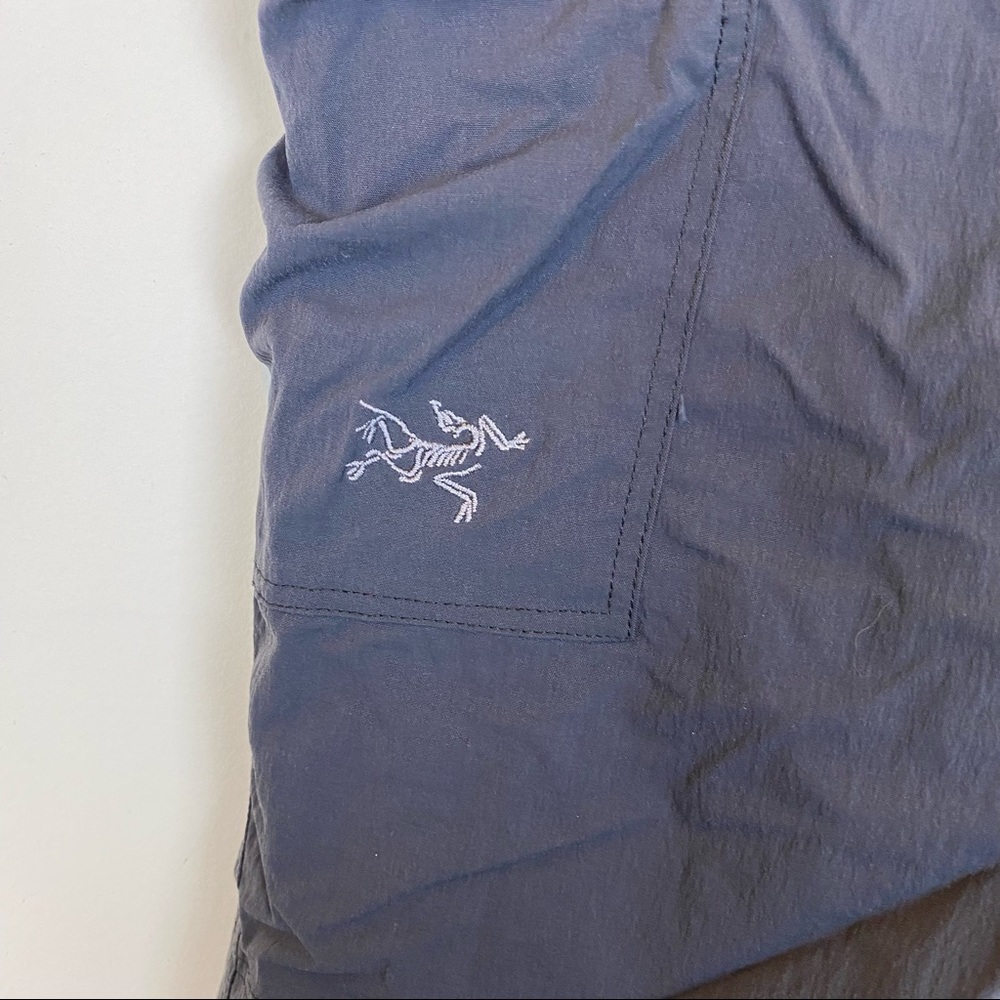 Arc'teryx Women's Cargo Shorts - Dark Blue - Picture 2 of 8